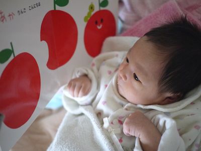 生後１ヶ月の娘がジーっと見つめる絵本３冊☆赤ちゃんに人気